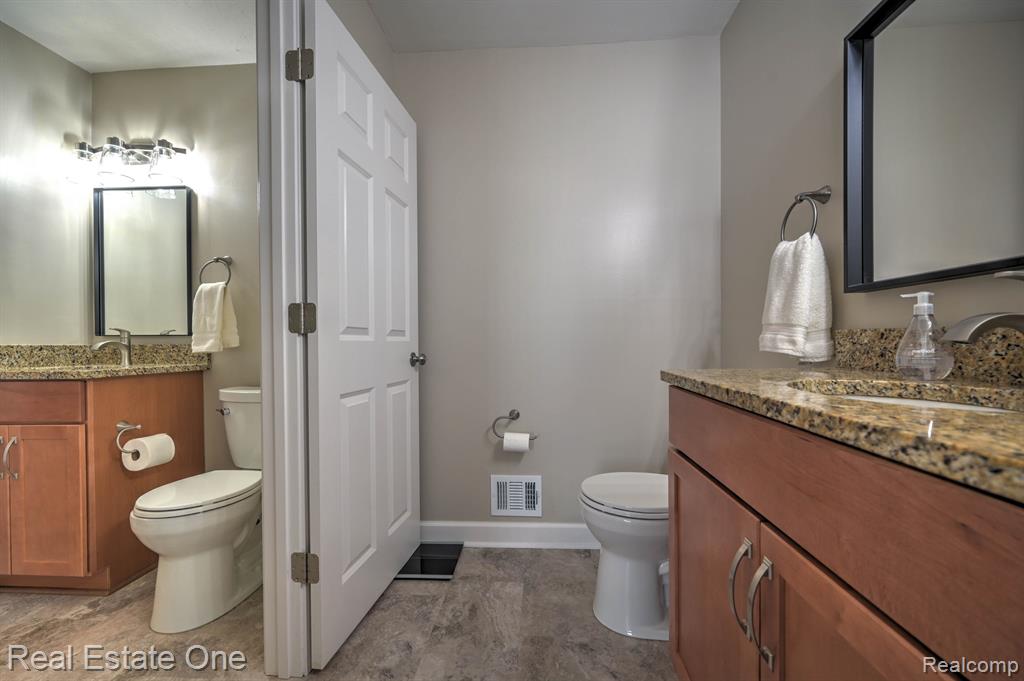 1427 Lantern Lane, Unit 35 Rochester Hills, MI 48306 - Photo 28 of 55
