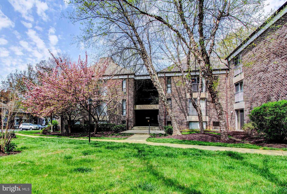 3240 Hewitt Silver Spring, Unit 63B Silver Spring, MD 20906 - Photo 1 of 24 Entry
