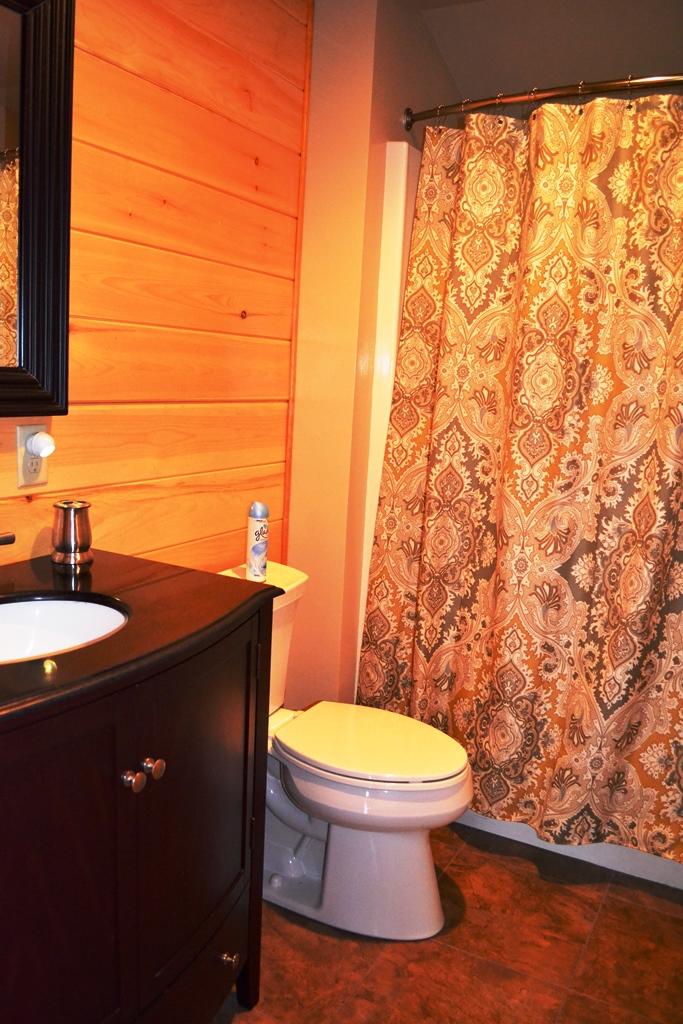 923 Bemis Road Oquossoc, ME 04964 - Photo 33 of 38 2nd Floor Guest Bath