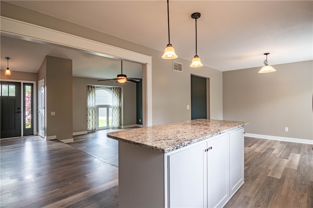 1130 West Pineview Court Decatur, IL 62526 - Photo 8 of 29