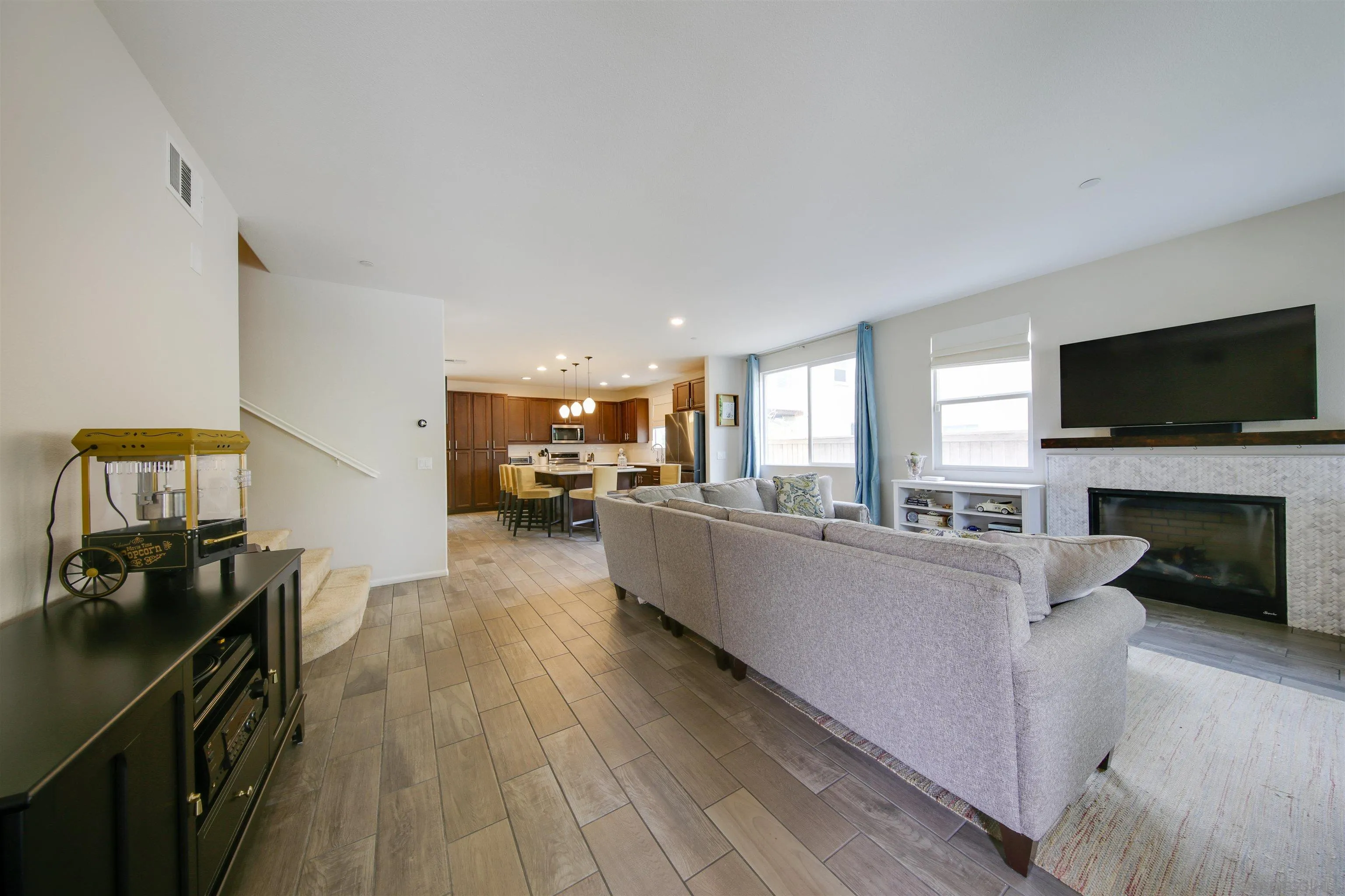 1382 Cathedral Oaks Road Chula Vista, CA 91913 - Photo 5 of 43 Gallery Image 5