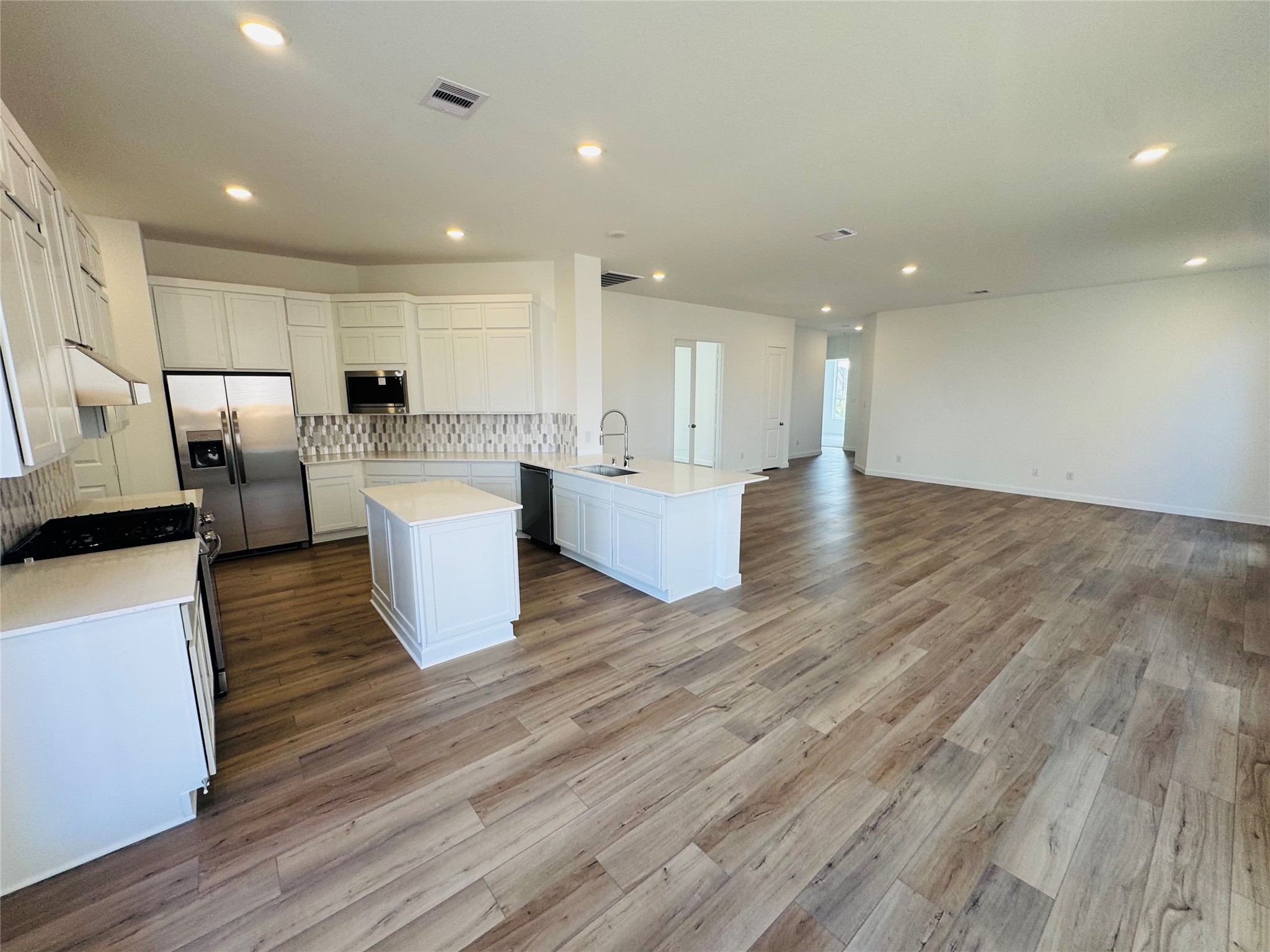 32122 Waterlily View Hockley, TX 77447 - Photo 2 of 13 Not actual home, pictures representative of same elevation*