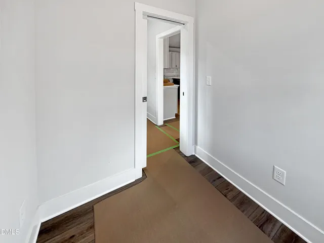 a view of utility room