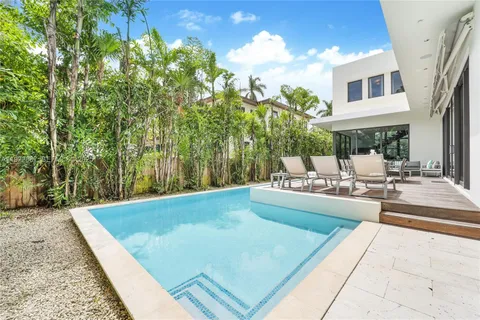 $5,490,000 | 7501 Coquina Drive, North Bay Village, FL 33141