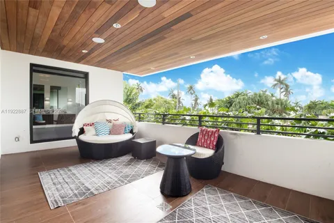 $5,490,000 | 7501 Coquina Drive, North Bay Village, FL 33141