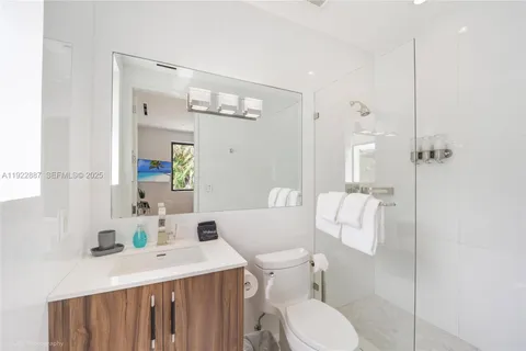 $5,490,000 | 7501 Coquina Drive, North Bay Village, FL 33141