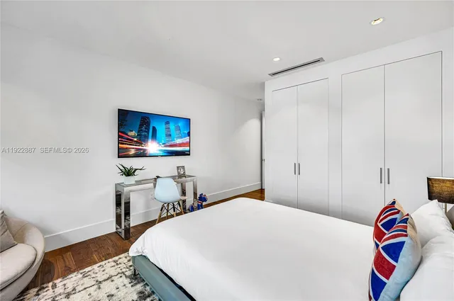 $5,490,000 | 7501 Coquina Drive, North Bay Village, FL 33141