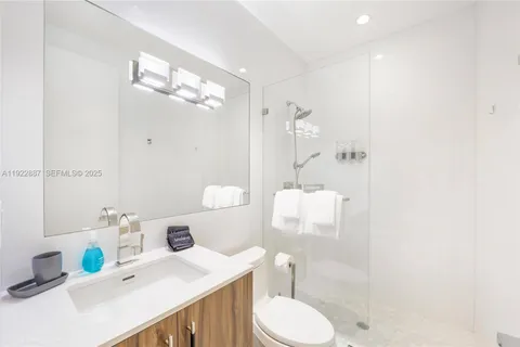 $5,490,000 | 7501 Coquina Drive, North Bay Village, FL 33141