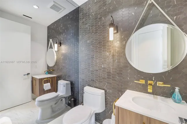 $5,190,000 | 7501 Coquina Drive, North Bay Village, FL 33141