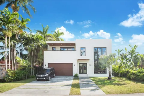 $5,490,000 | 7501 Coquina Drive, North Bay Village, FL 33141