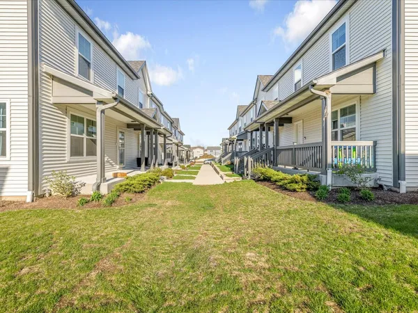 $289,500 | 207 South Llanos Street, Cortland, IL 60112