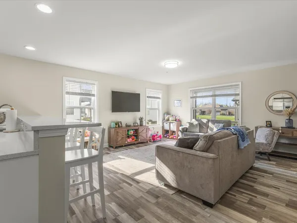 $289,500 | 207 South Llanos Street, Cortland, IL 60112