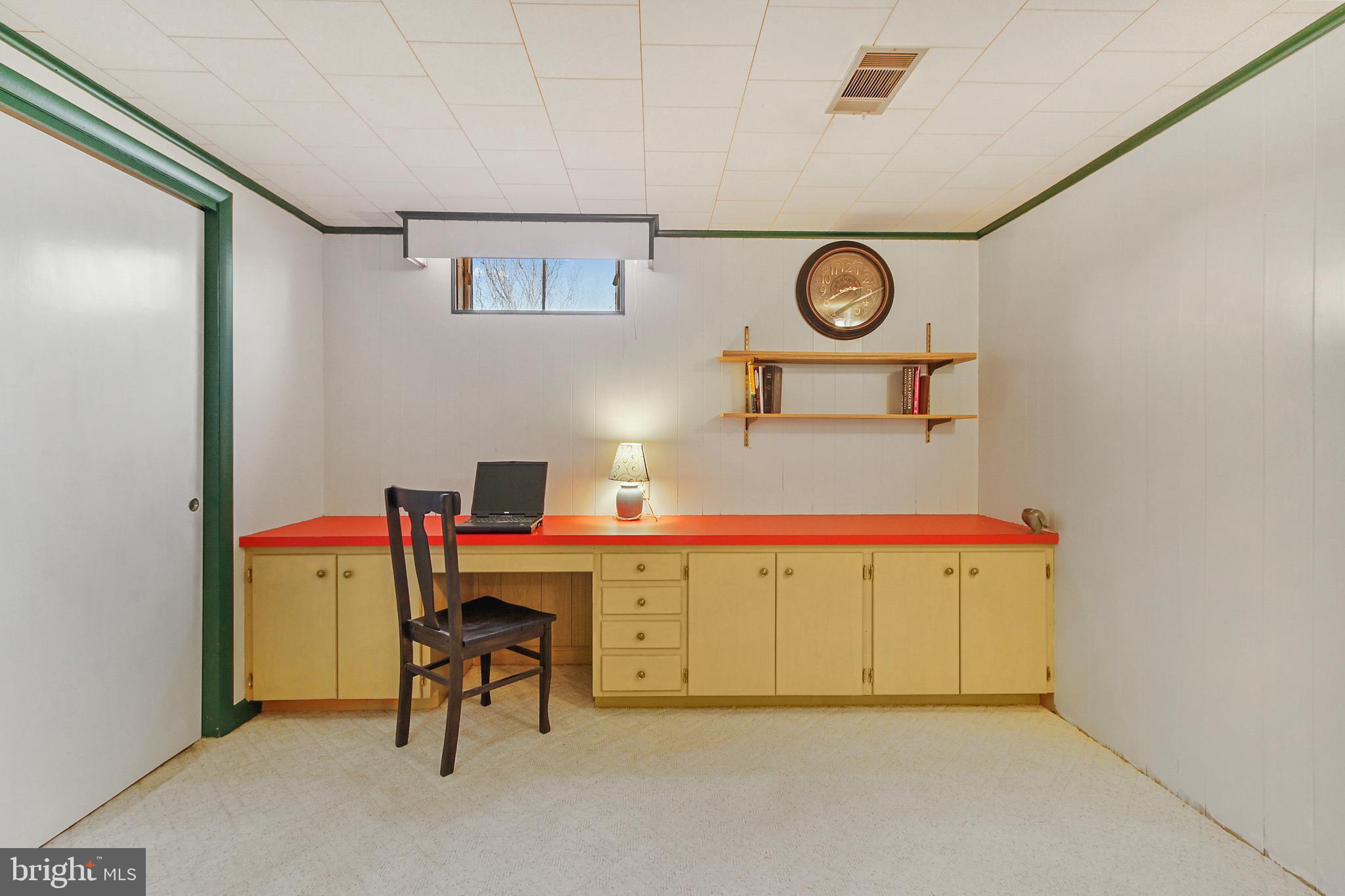 131 Harvard Road Hagerstown, MD 21742 - Photo 20 of 25 Built-in desk space w/ lots of storage