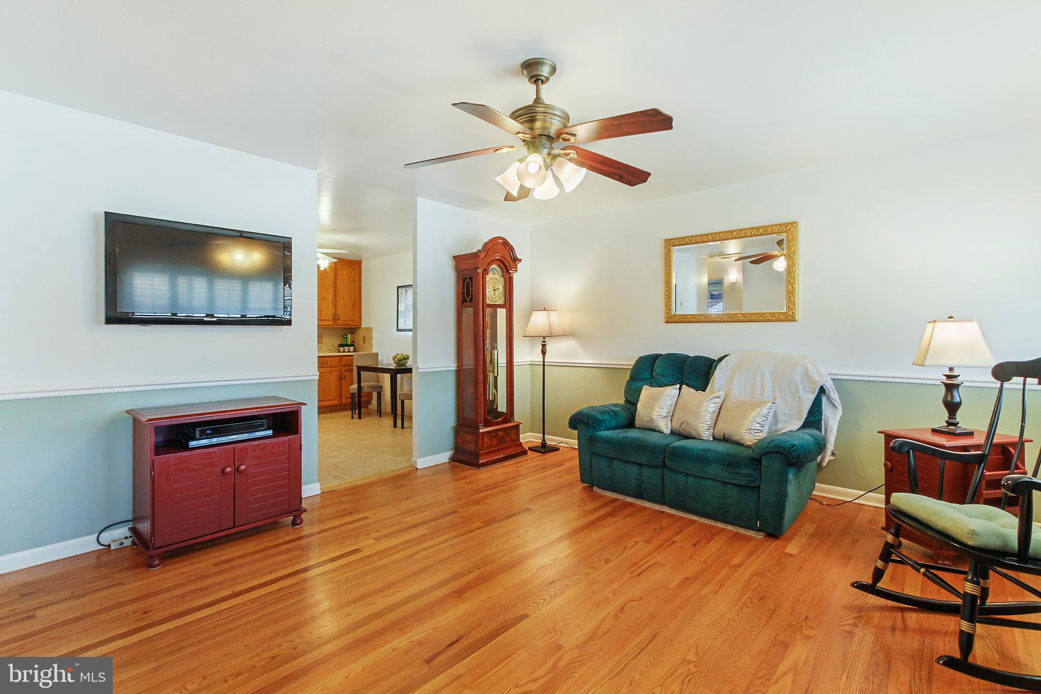 131 Harvard Road Hagerstown, MD 21742 - Photo 5 of 25 Gleaming hardwood floors