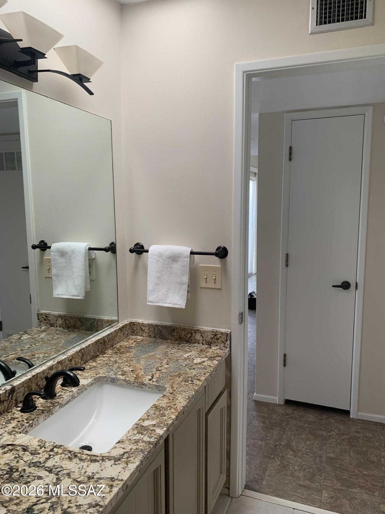 711 West Las Lomitas Road Tucson, AZ 85704 - Photo 20 of 29 UPDATED BATHROOM