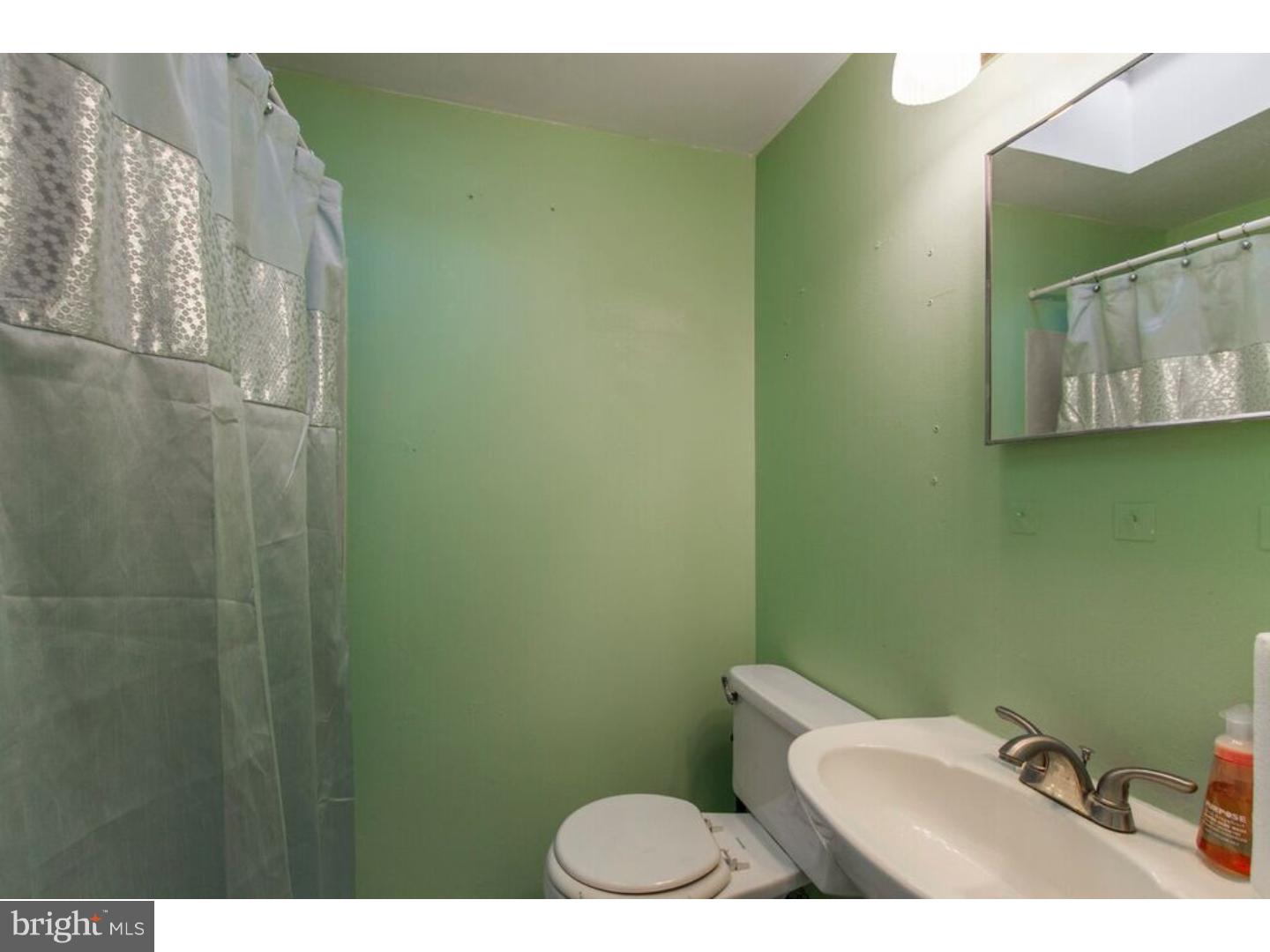 20 Concord Road Darby, PA 19023 - Photo 17 of 22 Bathroom