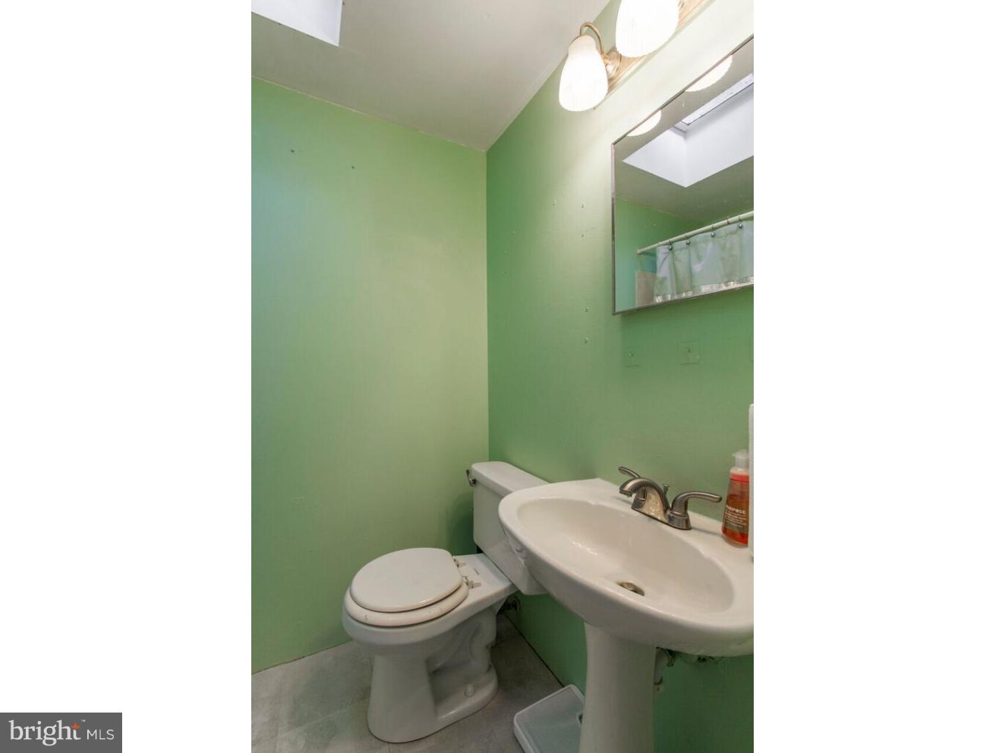 20 Concord Road Darby, PA 19023 - Photo 18 of 22 Bathroom