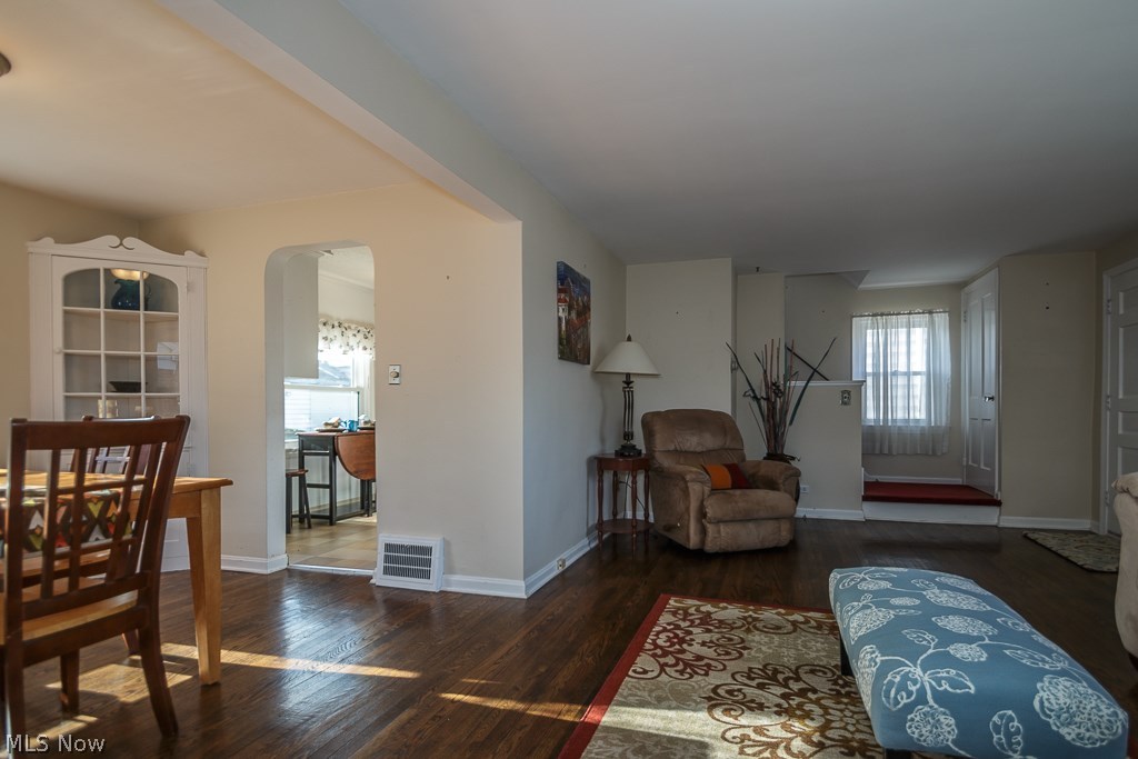 4502 Laurel Road Cleveland, OH 44121 - Photo 18 of 31