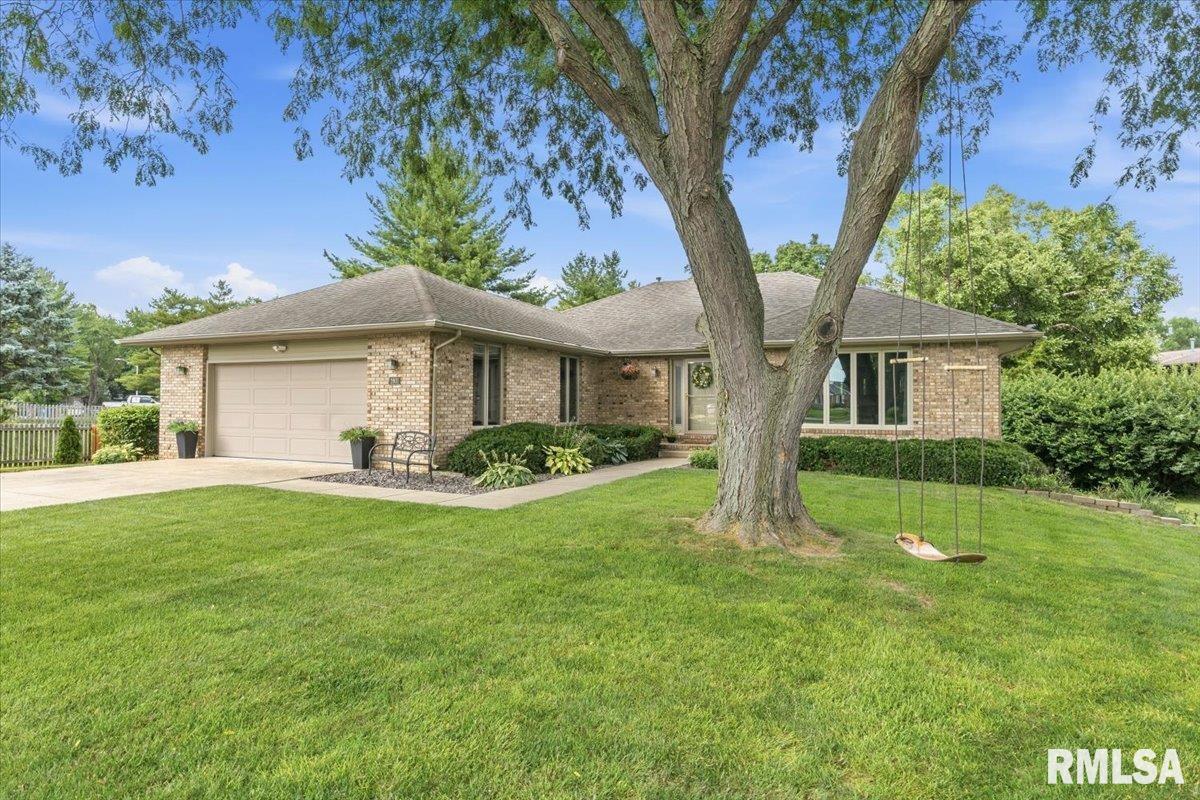 2601 Meadow Pointe Drive Springfield, IL 62702 - Photo 3 of 46
