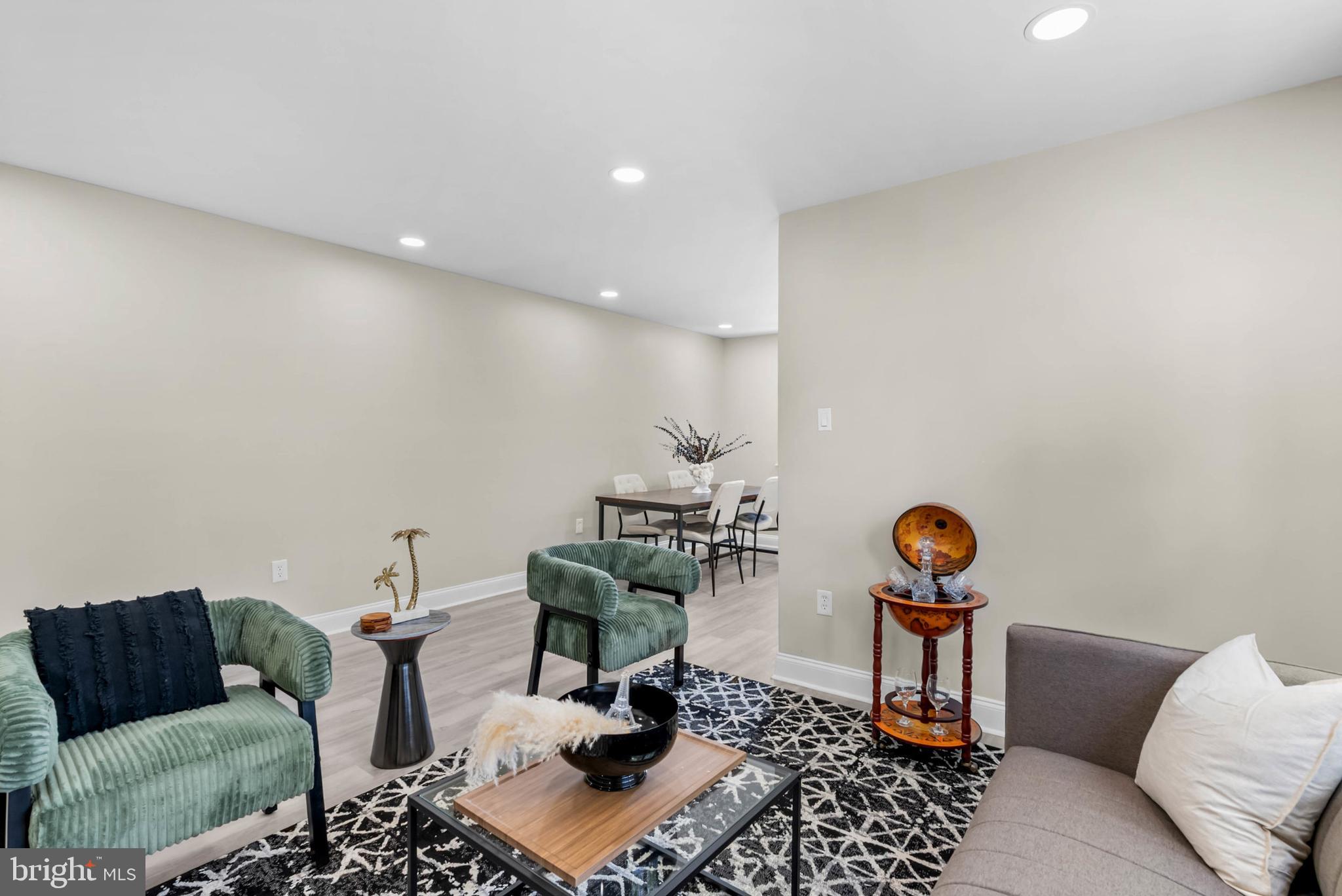 246 Springfield Avenue Philadelphia, PA 19118 - Photo 9 of 32 Living room