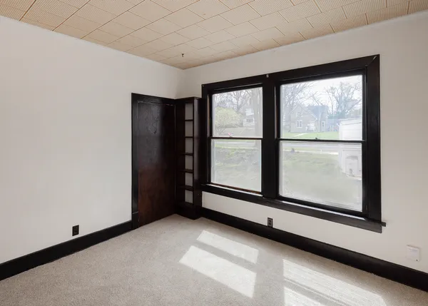 $122,000 | 1605 Arlington Avenue, Davenport, IA 52803