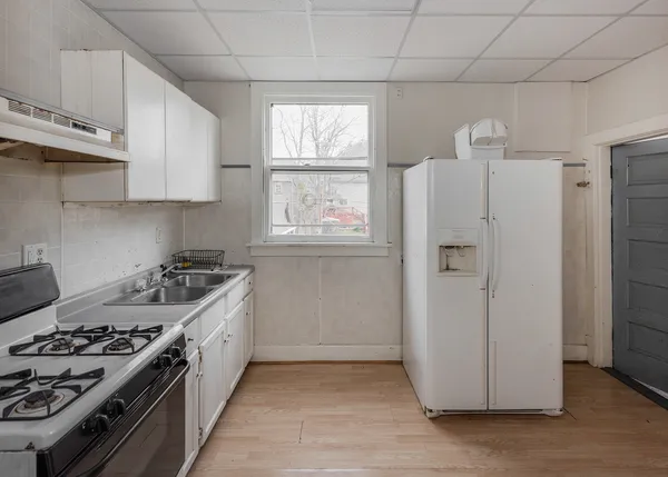 $122,000 | 1605 Arlington Avenue, Davenport, IA 52803