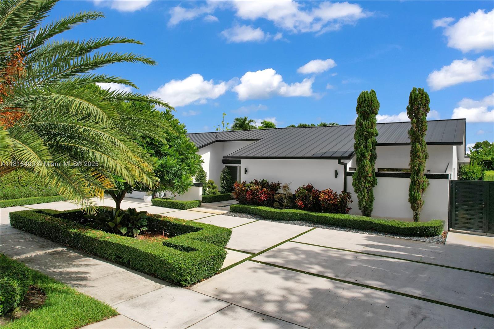 14051 Southwest 48th Street Miami, FL 33175 - Photo 4 of 53