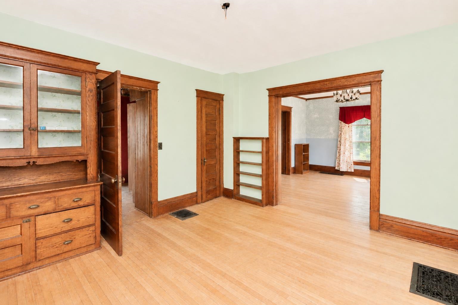 925 Portland Avenue Beloit, WI 53511 - Photo 9 of 19