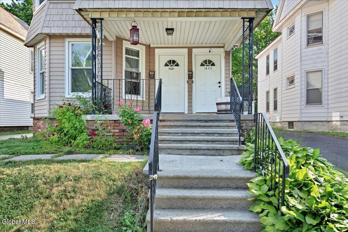 1831 Eastern Parkway Schenectady, NY 12309 - Photo 4 of 53 04-1831 Eastern Pkwy-4