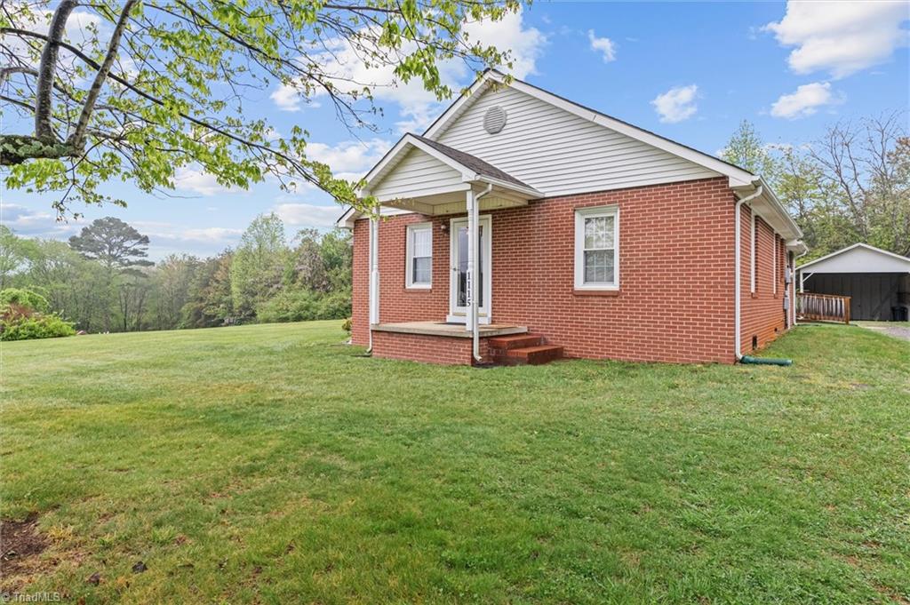 1115 Smith Road Mount Airy, NC 27030 - Photo 3 of 25 Gallery Image 3