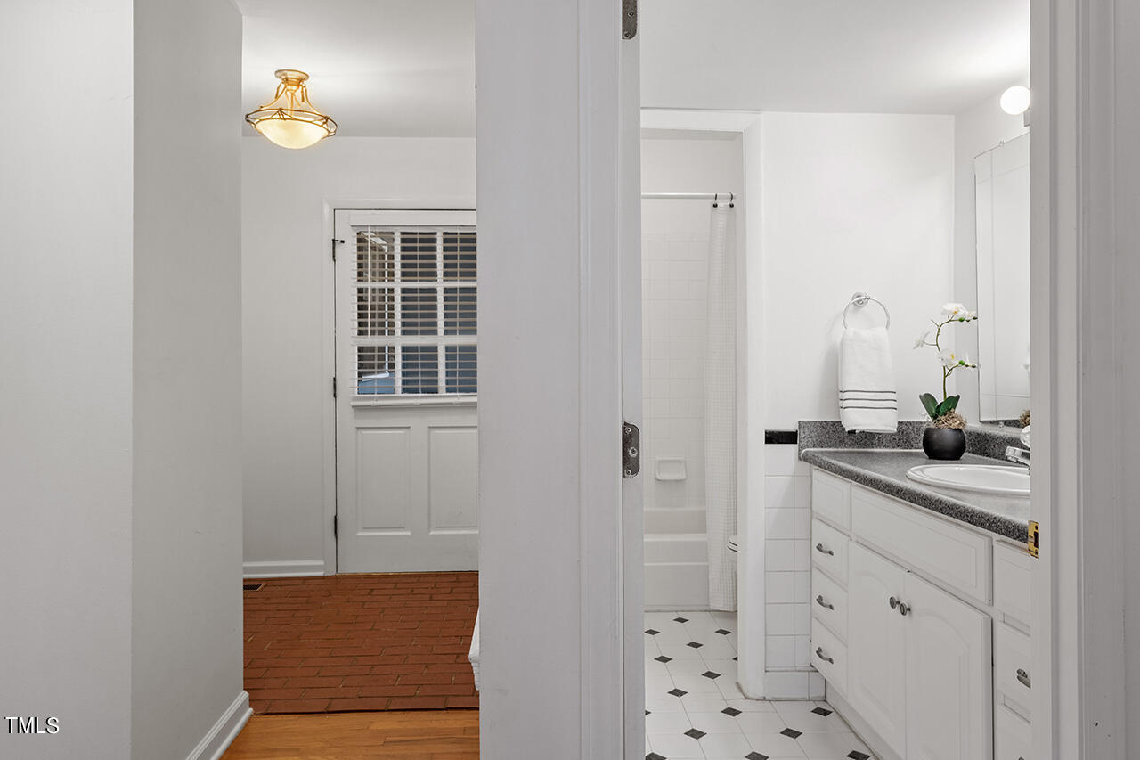 5905 Rangeley Drive Raleigh, NC 27609 - Photo 21 of 31 5905 Rangeley Drive_24