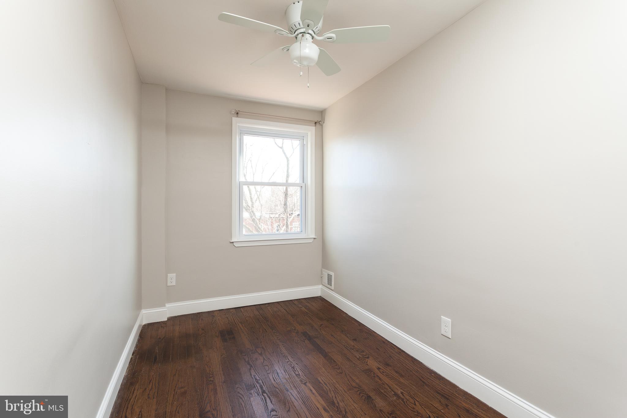 721 South Woodington Road Baltimore, MD 21229 - Photo 17 of 33 Bedroom 3