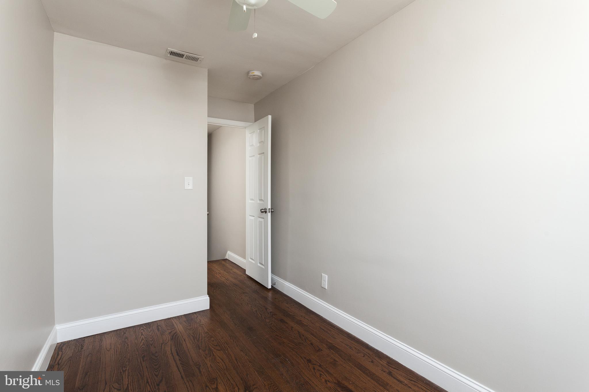 721 South Woodington Road Baltimore, MD 21229 - Photo 18 of 33 Bedroom 3