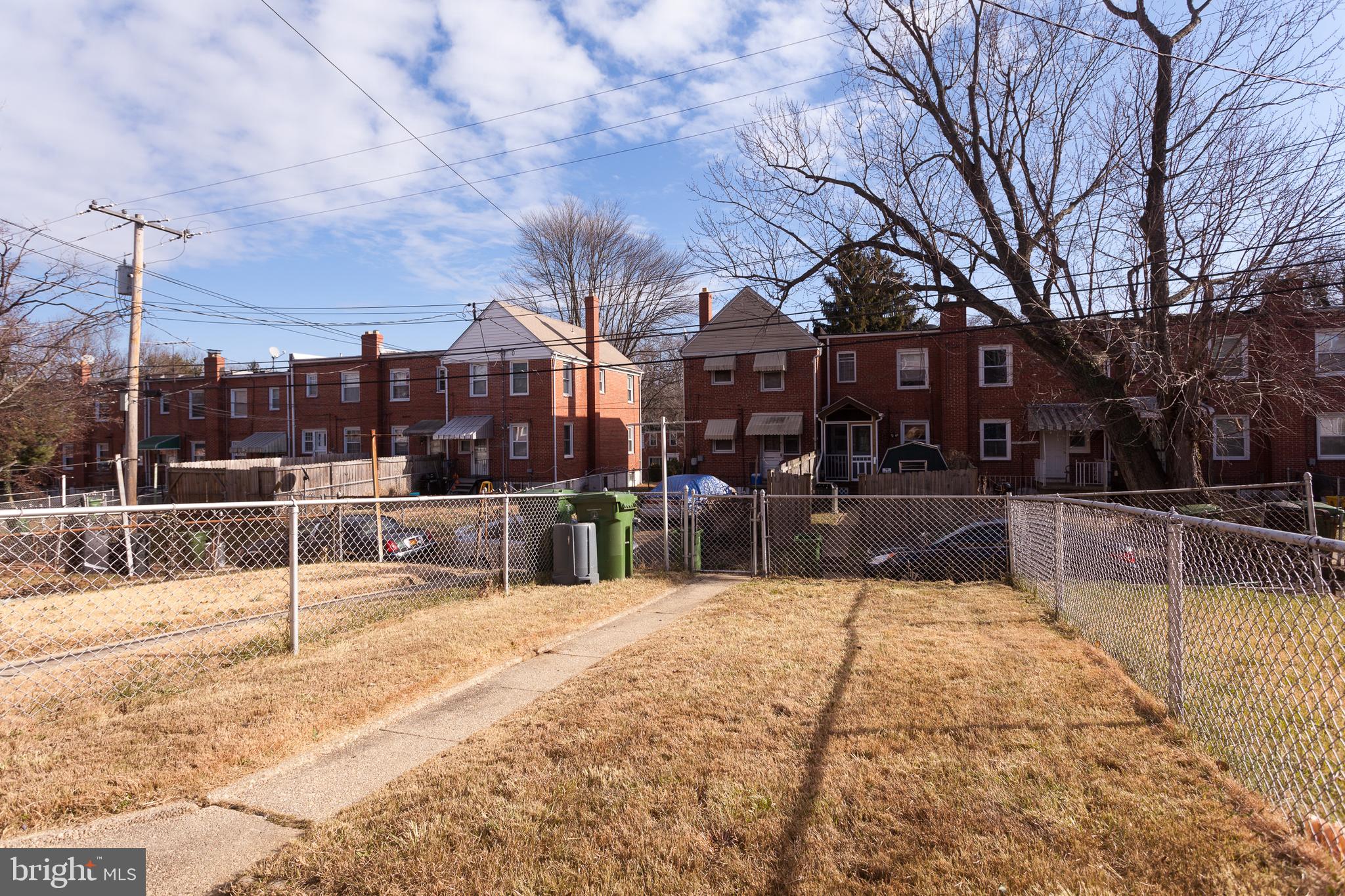 721 South Woodington Road Baltimore, MD 21229 - Photo 33 of 33 Back Yard