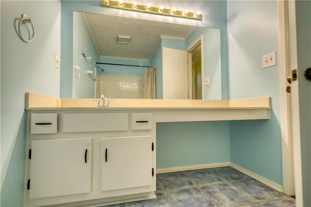 a bathroom with a toilet and a bathtub