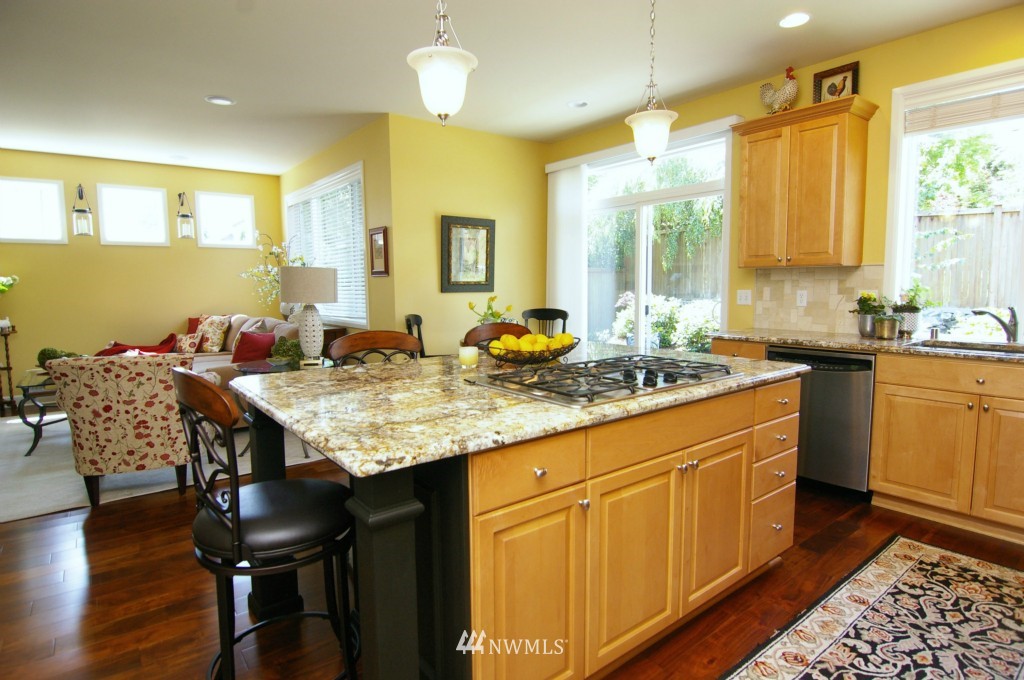 20814 37th Avenue Southeast Bothell, WA 98021 - Photo 10 of 18