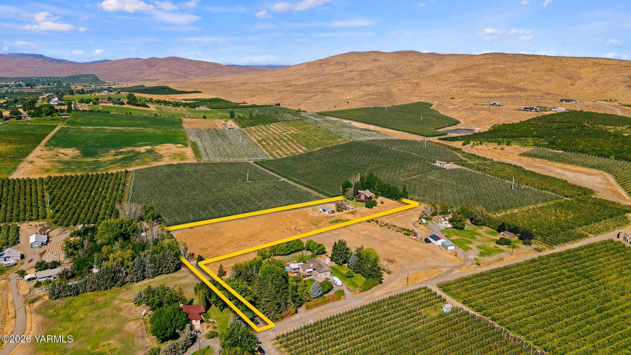 13619 Summitview Ext Road Yakima, WA 98908 - Photo 55 of 56 an aerial view of residential houses with outdoor space and river