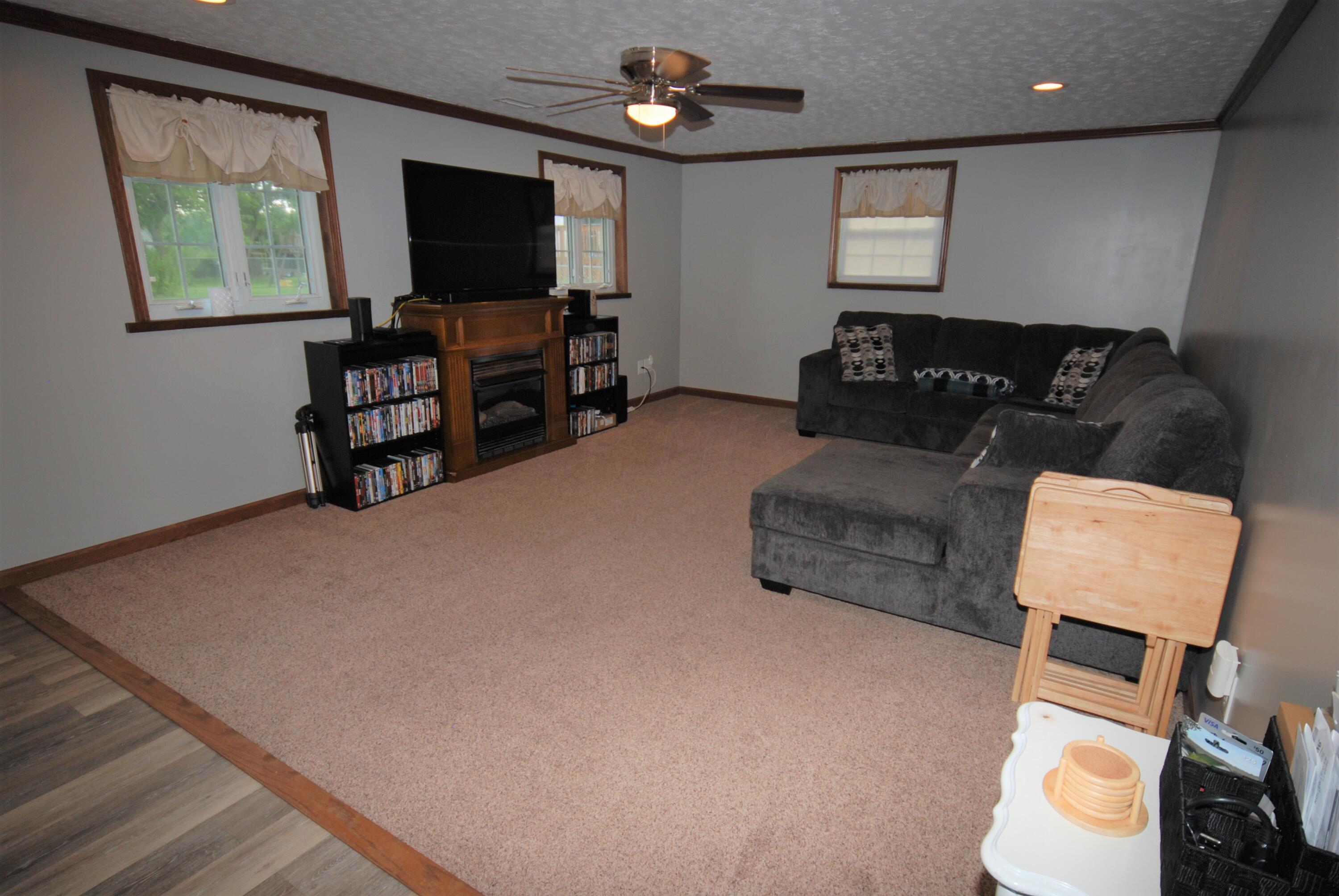 3741 Mumper Road Springfield, OH 45502 - Photo 22 of 31 family room
