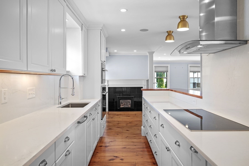 1 Pearl Street Marblehead, MA 01945 - Photo 11 of 24
