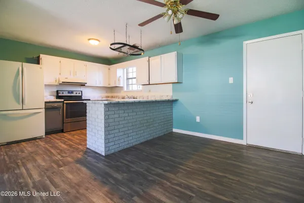 $189,900 | 12448 North Oaklawn Lane, Biloxi, MS 39532