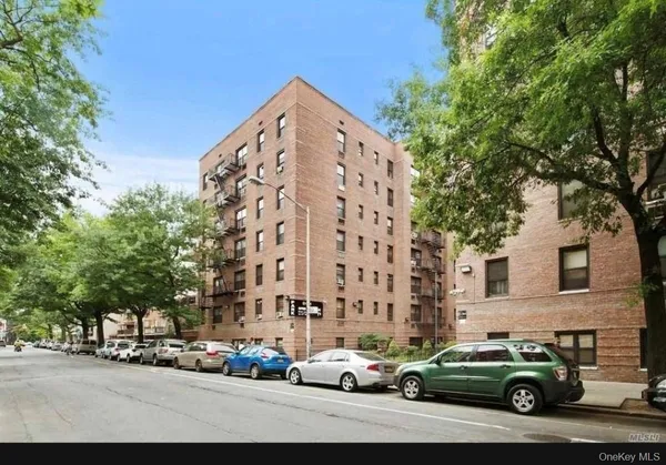 $665,000 | 132-35 Sanford Avenue, Unit LD | Downtown Flushing