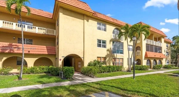 $195,000 | 10762 La Placida Drive, Unit 7308, Coral Springs, FL 33065