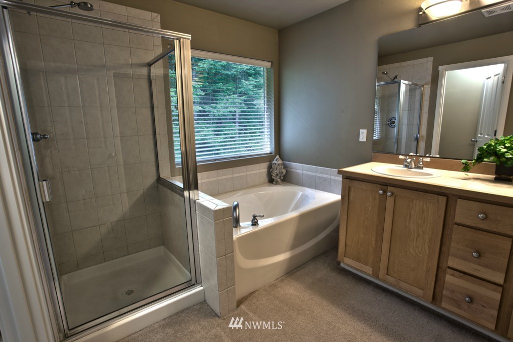 28107 Maple Ridge Way Southeast Maple Valley, WA 98038 - Photo 11 of 17
