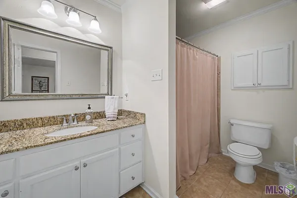$299,900 | 35183 Live Oak Circle, Denham Springs, LA 70706