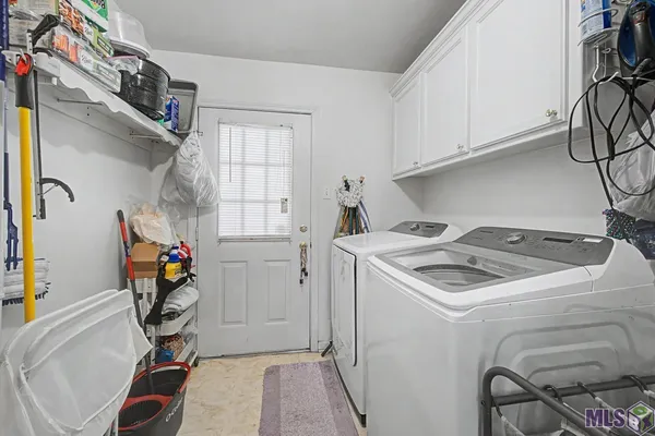 $299,900 | 35183 Live Oak Circle, Denham Springs, LA 70706