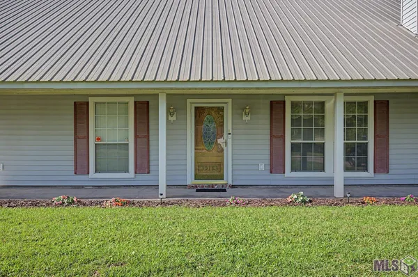 $299,900 | 35183 Live Oak Circle, Denham Springs, LA 70706
