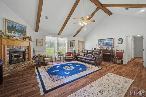 $299,900 | 35183 Live Oak Circle, Denham Springs, LA 70706