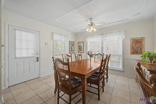 $299,900 | 35183 Live Oak Circle, Denham Springs, LA 70706