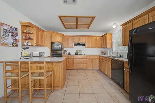 $299,900 | 35183 Live Oak Circle, Denham Springs, LA 70706