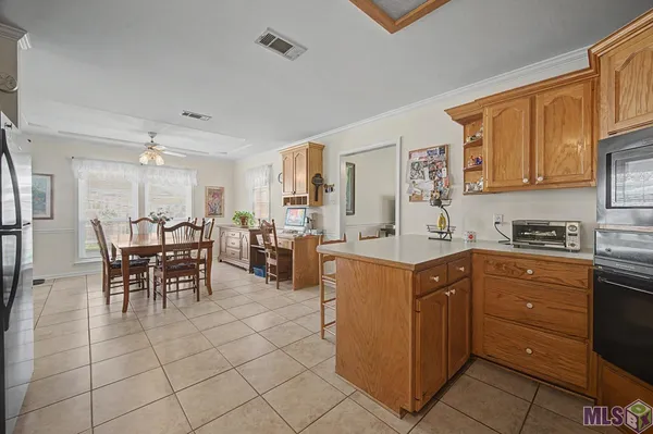 $299,900 | 35183 Live Oak Circle, Denham Springs, LA 70706